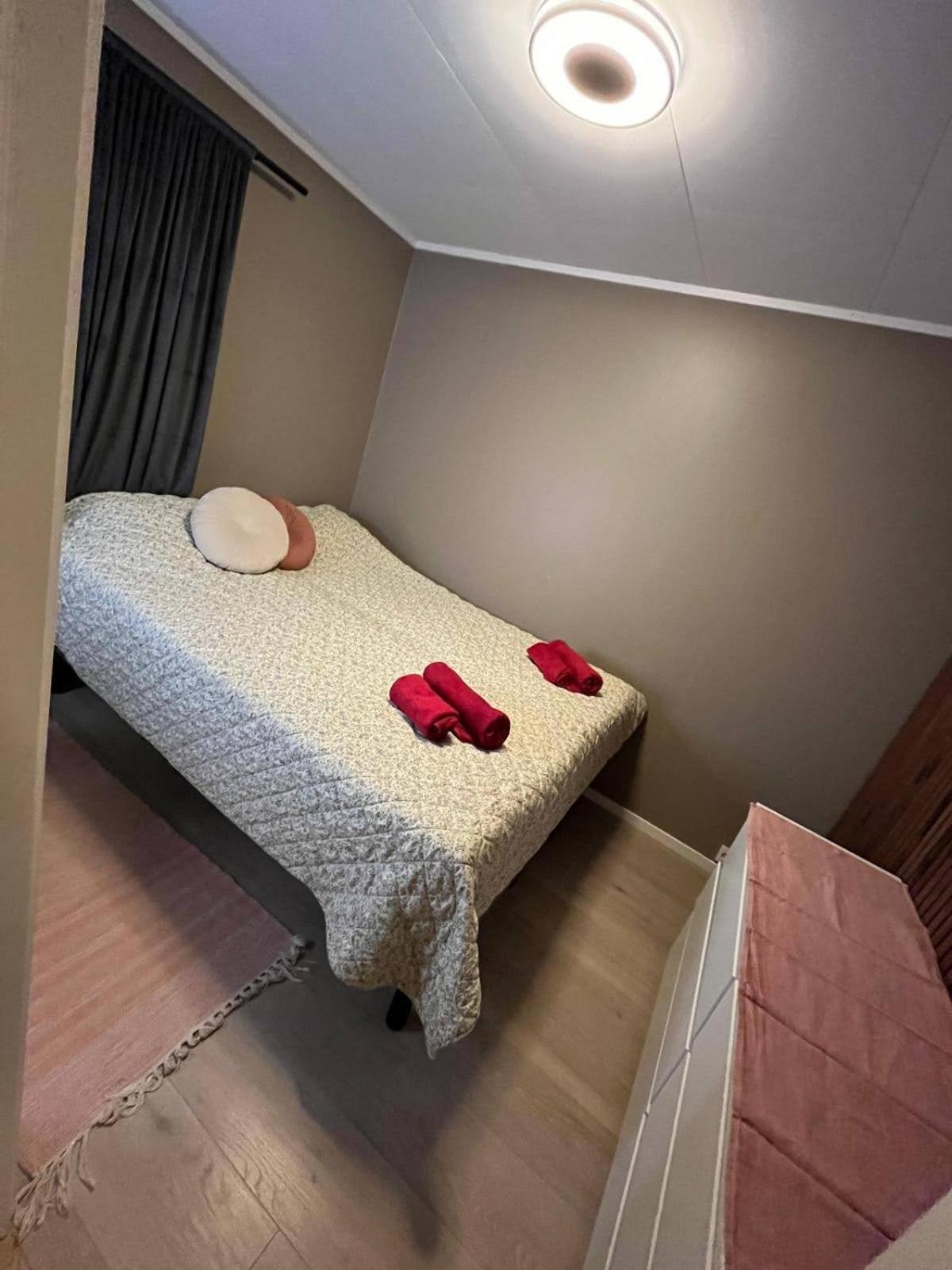 Homestay Cozy - A Privat With Shared Bathroom And Kitchen Tromso